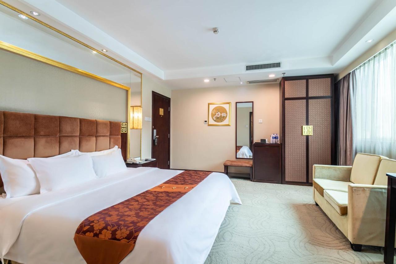 Fortune Hotel Canton Extérieur photo